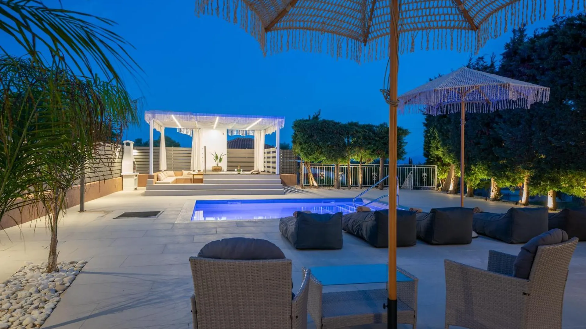 Aqua View Villa Pessada Pesádha